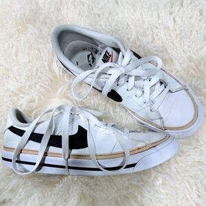 Nike Youth Court Legacy Next Nature White and Black Casual Sneakers 4.5Y GUC!